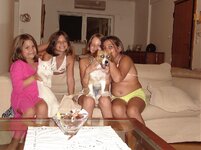 ΜΕΙΝΕ ΑΚΙΝΗΤΗ.jpg